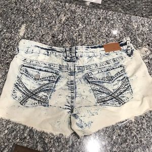 Cute white washed Rue21 Denim shorts size 11/12